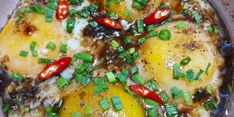 trứng chiên nước mắm