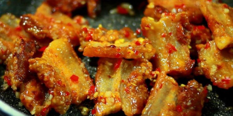 Thành phẩm thịt heo chiên nước mắm