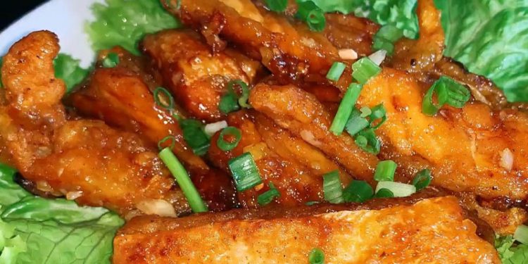 cá hồi chiên nước mắm