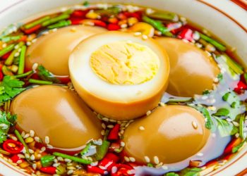 trứng ngâm nước mắm