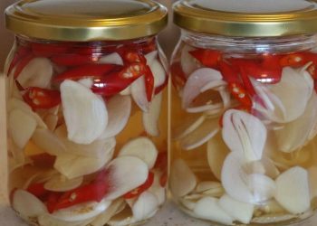 tỏi ngâm nước mắm