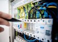 mua thiết bị điện công nghiệp huỳnh lai
